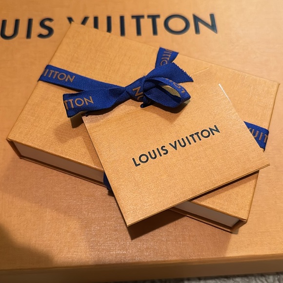 Louis Vuitton Damier Ebene 6 Key Holder - Picture 8 of 8